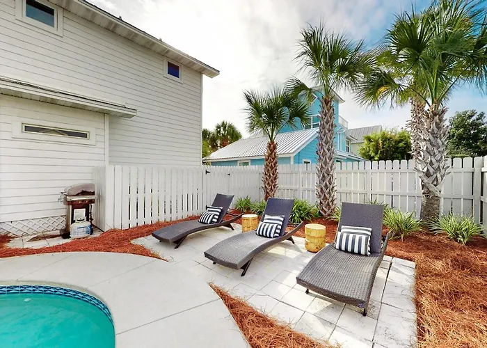 Cottages Of Crystal Beach: Clipper Cove Destin